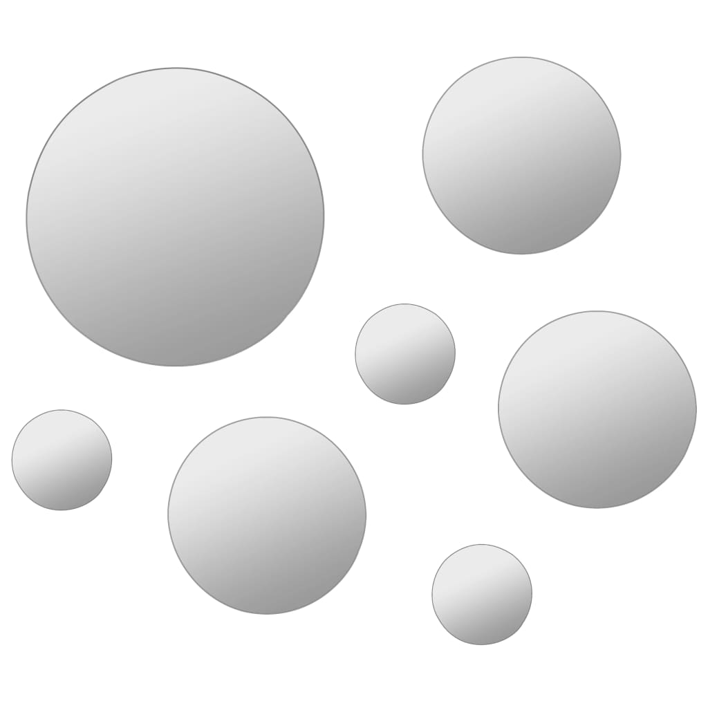 Detail of the frameless round mirror with rough-cut edge